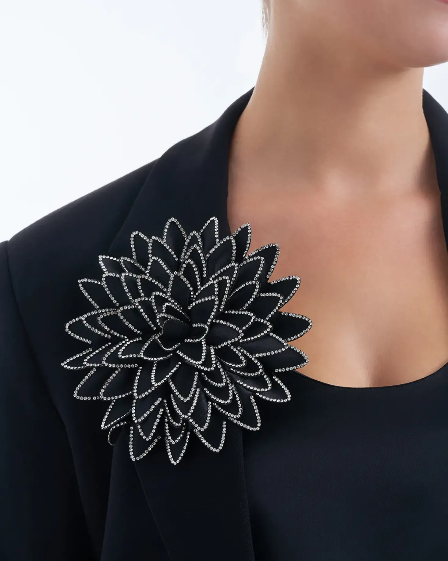 Broche - Dark Bloom